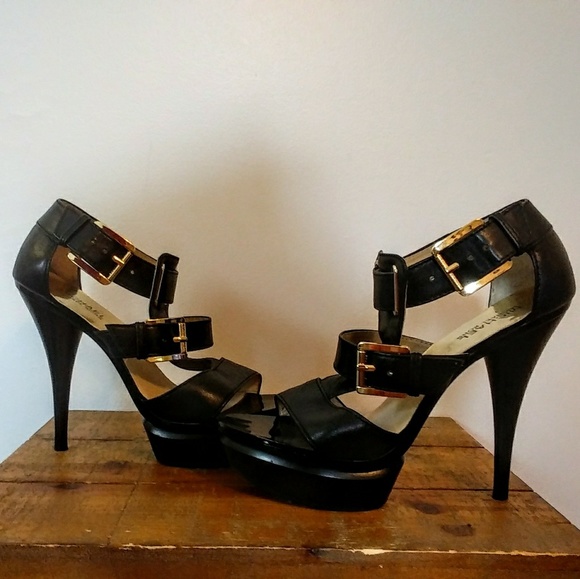 Michael Kors Strappy High Heeled Leather Sandals - Picture 4 of 8